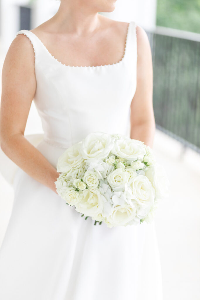 all white bridal bouquet