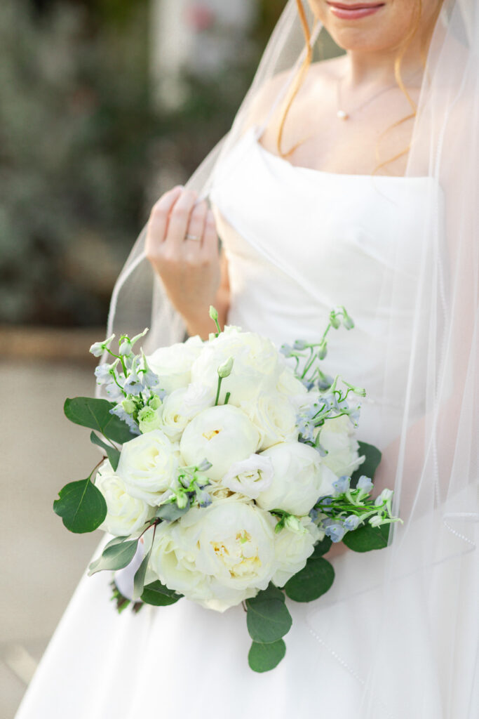 bridal bouquet and veil